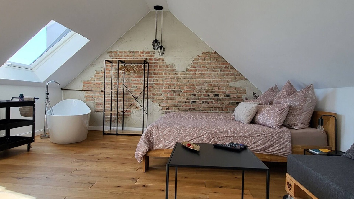 Dannenfels House | Vacation loft Otto's workshop with sauna barrel & garden