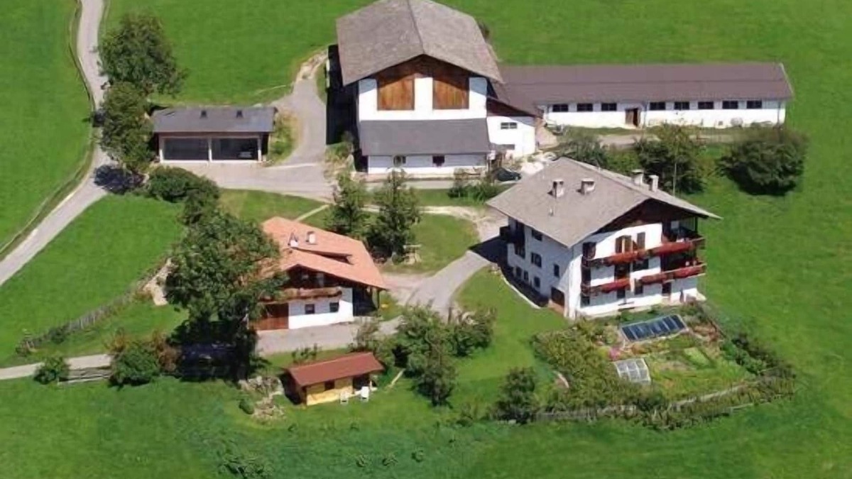 Avelengo Apartment | Vacation on a farm