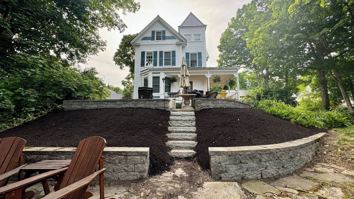 Hallowell House | Vacation or Short-term rental. Spacious 4-bedroom house in welcoming Hallowell.