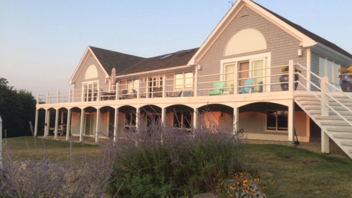 Block Island Cottage | Vacation Paradise, Huge, heated pool, Great room, Pool Room, Tons of Fun
