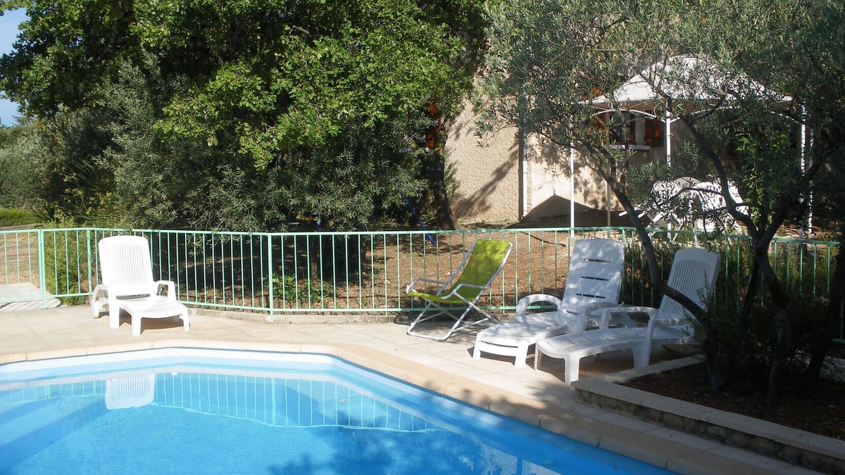 Cabrieres-d'Avignon Ski Chalet | Vacation rental Luberon CABRIERES D'AVIGNON LS2-2