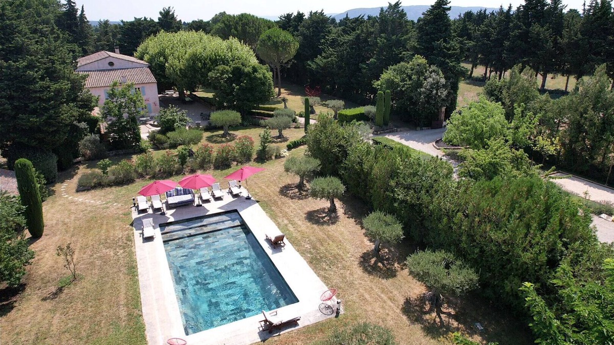 Cavaillon Villa | Vacation rental farm with pool LES VIGNERES LS2-17