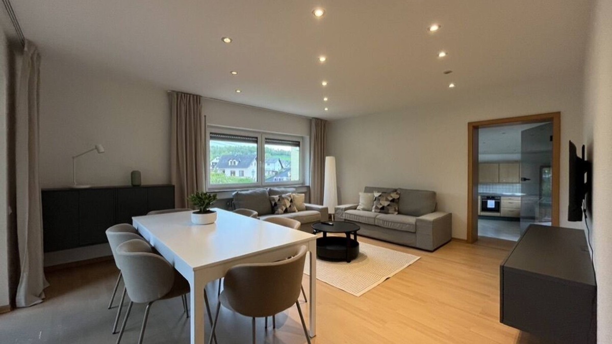Hundsangen Apartment | Vacation rental with balcony for up to 7 people