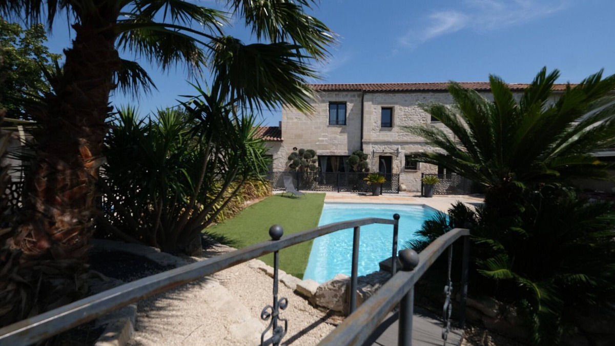 Beaucaire Villa | vacation rental with pool Beaucaire LS3-450
