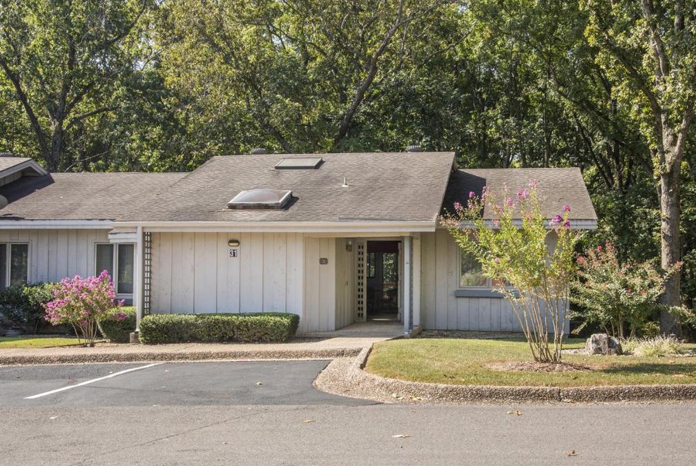 Bella Vista Apartment | Vacation Resort Condos By the Stunning Ozark Mountains