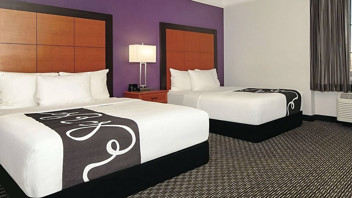 Guasti Hotel | Vacation Starts Here! Pool Access and Free Parking Awaits!