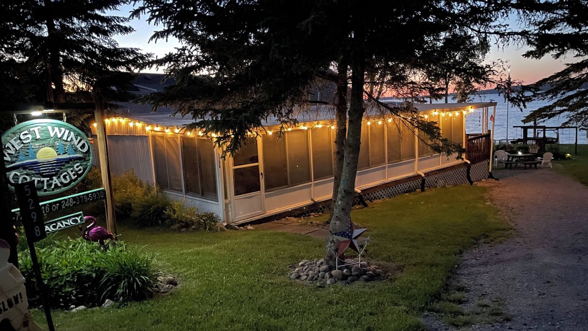 Herron House | Vacation Stay at Hubbard Lake Air-Conditioned Lakefront Mobile Home