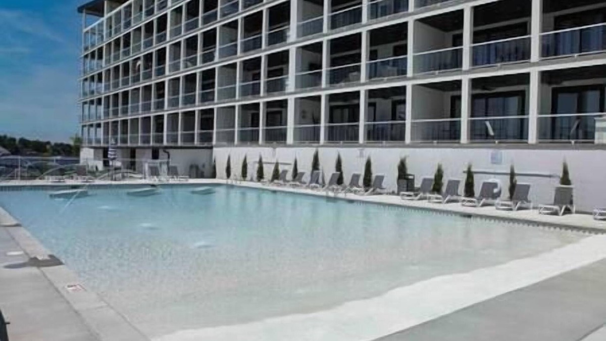 Osage Beach Apartment | Vacation Together with Next Door Luxury Condos at Topsider!