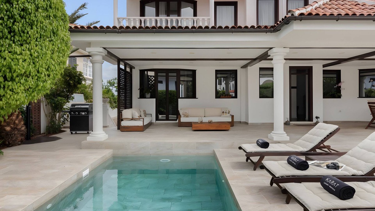 Las Arenas Villa | Vacation Villa 'Karat Salvaje' with Sea View, Wi-Fi and Air Conditioning