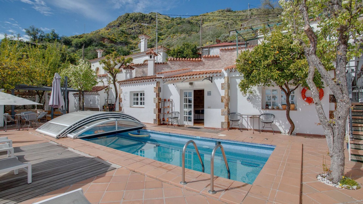 Las Lagunetas Villa | Vacation Villa 'Estanco 14' with Mountain View, Wi-Fi and Air Conditioning