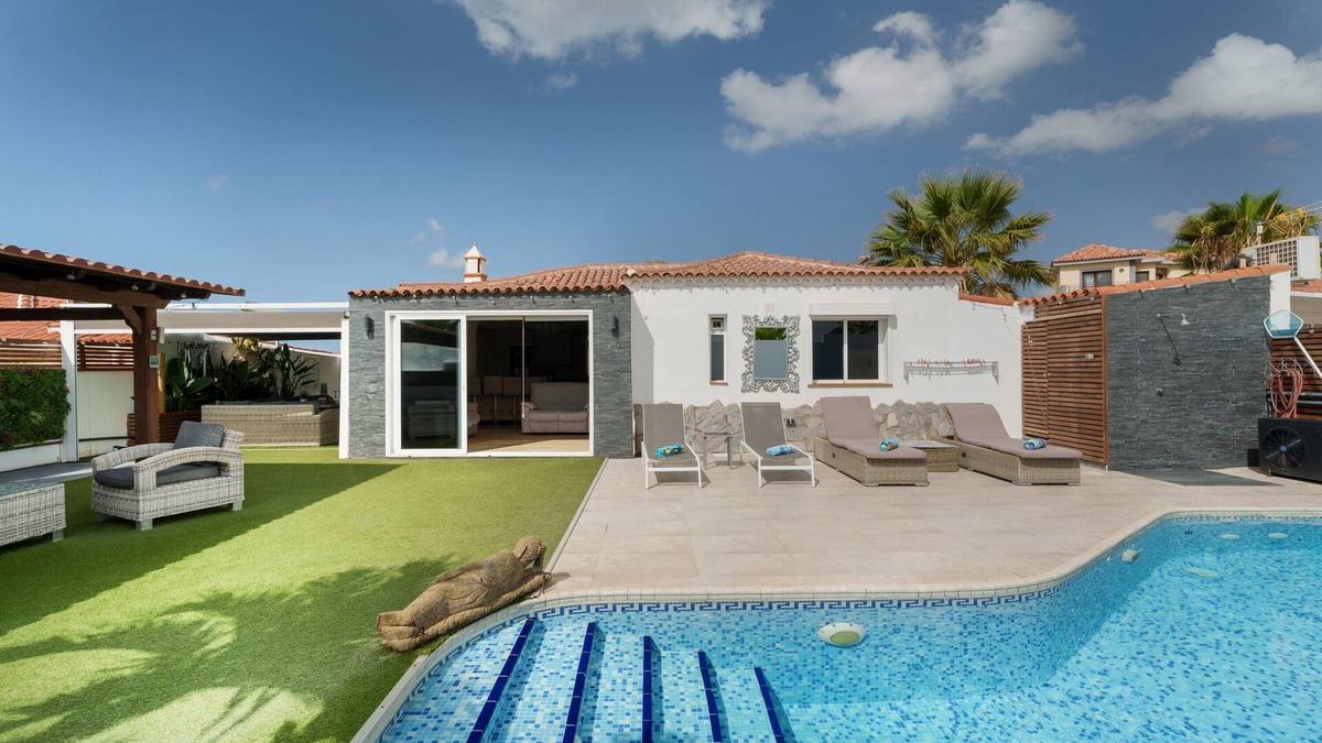 Complejo turistico Amarilla Golf Villa | Vacation Villa 'Casa Zara' with Sea View, Wi-Fi and Air Conditioning