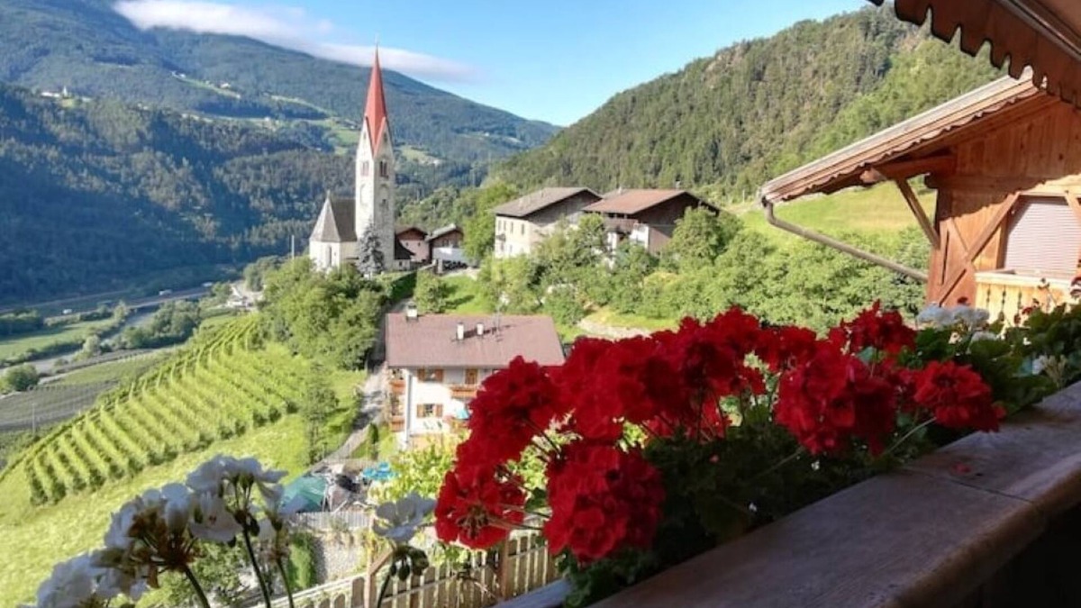 Cortina Sulla Strada del Vino Apartment | Vacations at the winery: Stylish, air-conditioned apartment newly renovated