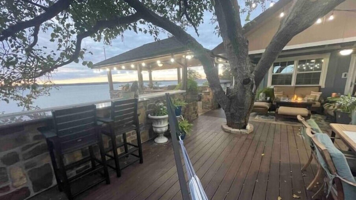 Bridgeport House | Vacay on the Lake-off of HWY 380