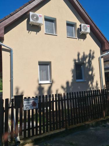 Kiskunmajsa House | Vaddinszó lak