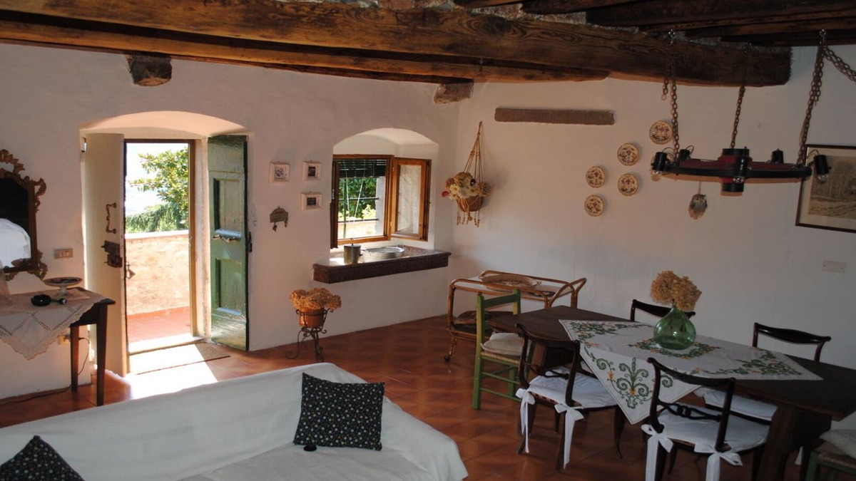 Vaiano House | Vaiano: Country holiday home -in a small green "borgo",near firenze