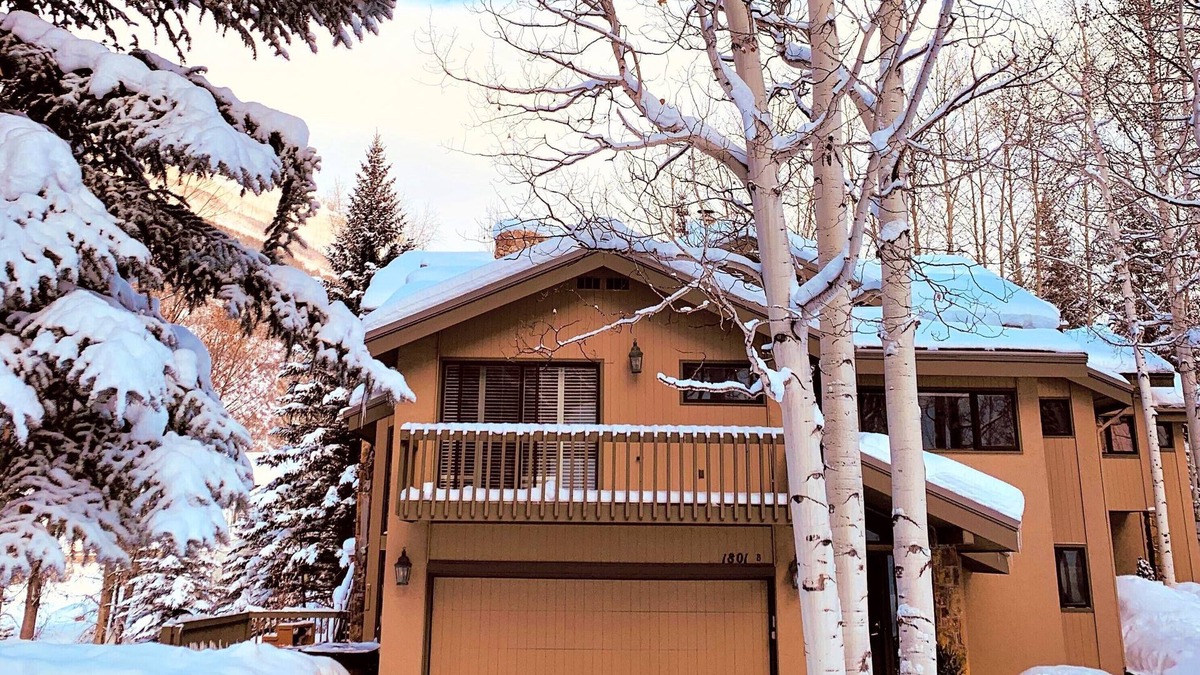 Vail House | Vail ski residence near Golf/Nordic Clubhouse. Hot tub. Close to ski slopes.