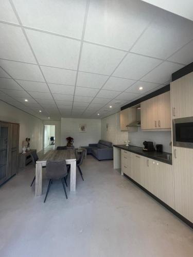 Bladel House | Vakantie huis 2 persoons compleet ingericht