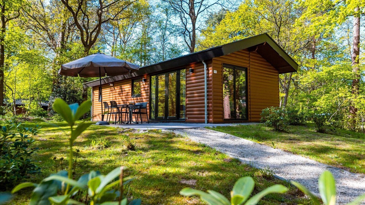 Municipality of Westerveld Ski Chalet | Vakantiepark De Wiltzangh - Velthorst Hottub 4