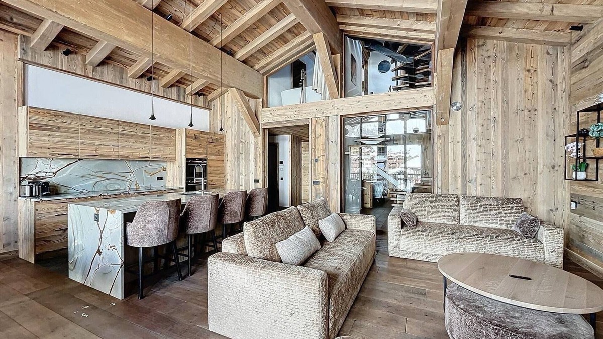 Le Cret Apartment | Val d'Isère: 4-bed apt, 8 guests, balcony, easy access