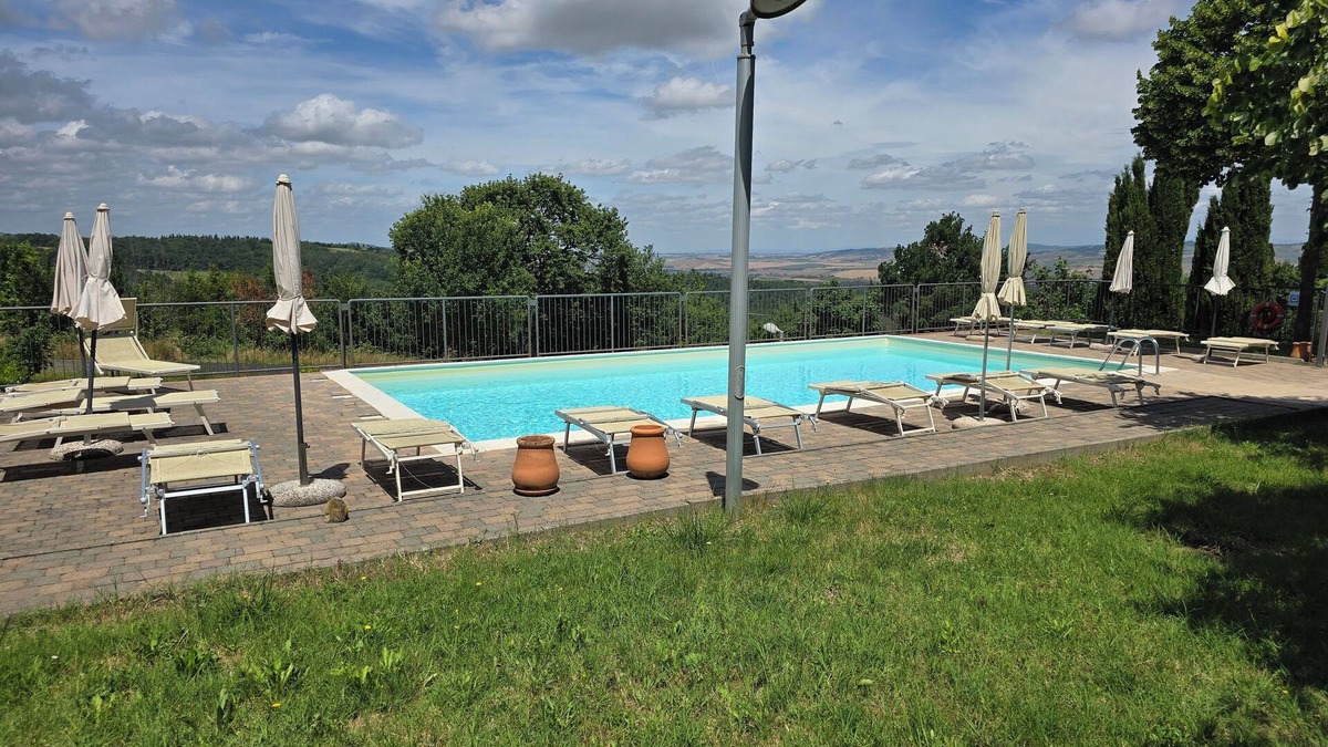 Gallina Apartment | Val D'Orcia Window. Panoramic balcony. Pool.