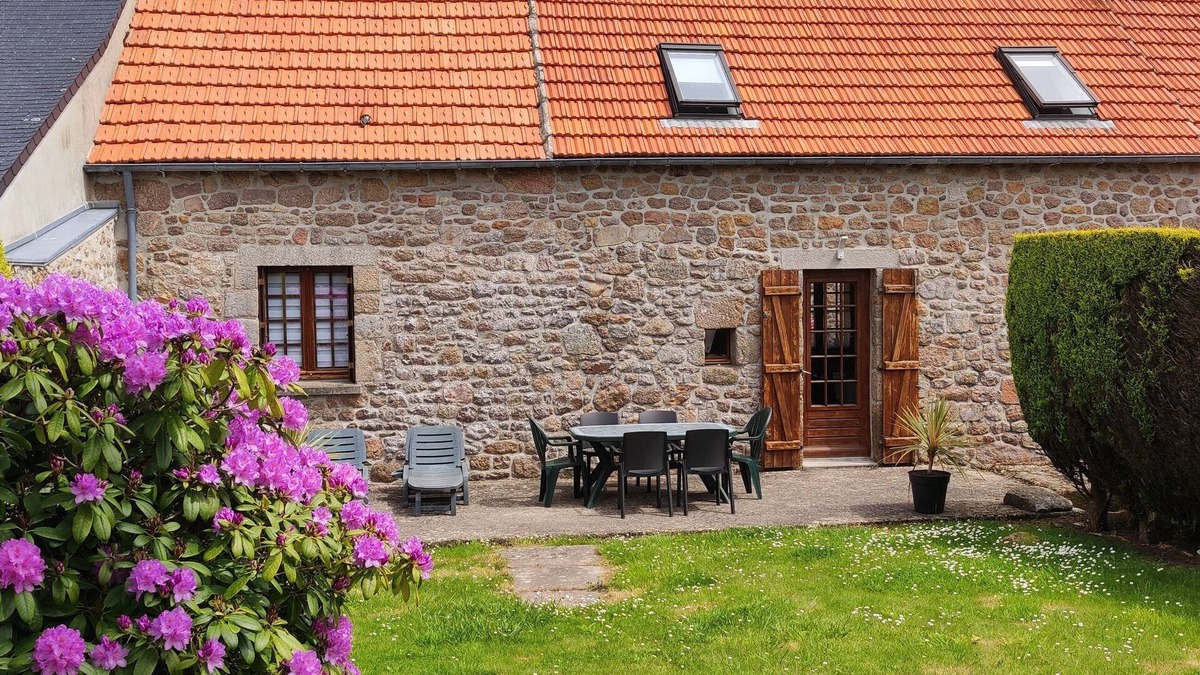 Fermanville House | Val de Saire - Fermanville - holiday home, garden, quiet, near beaches