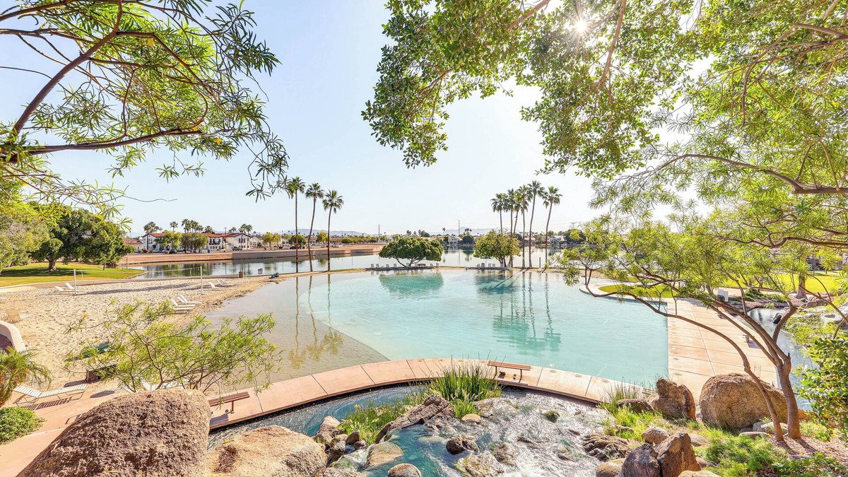 Val Vista Lakes House | Val Vista Lakes Group Getaway: Lake & Pool Access!