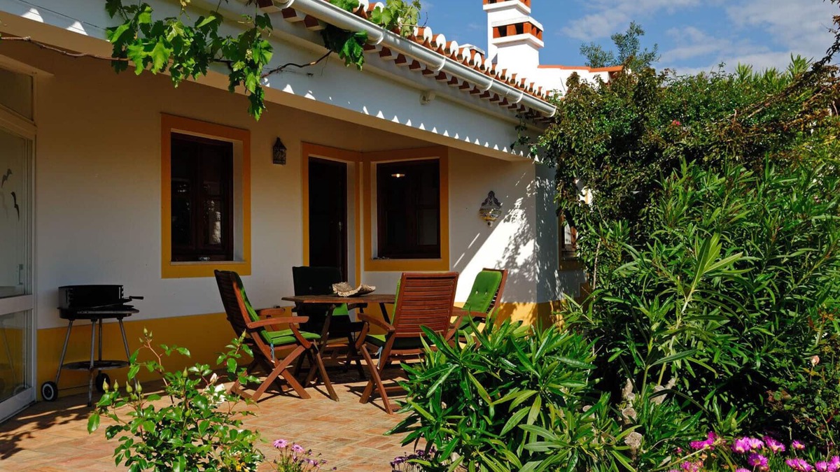 Abris House | Vale do Guizo Casa Poente, comfortable home in the countryside, close to the sea