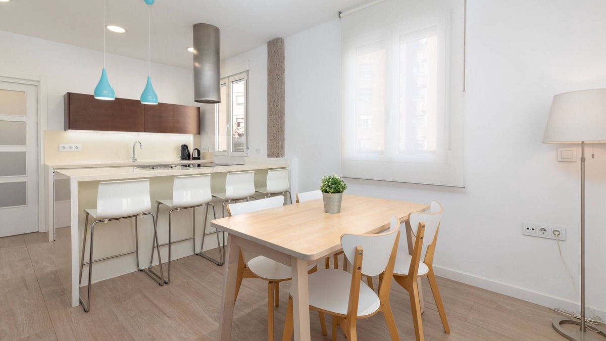 Montolivet Apartment | VALENCIA OPERA. Wifi + Aire Acondicionado+ 4 Pax
