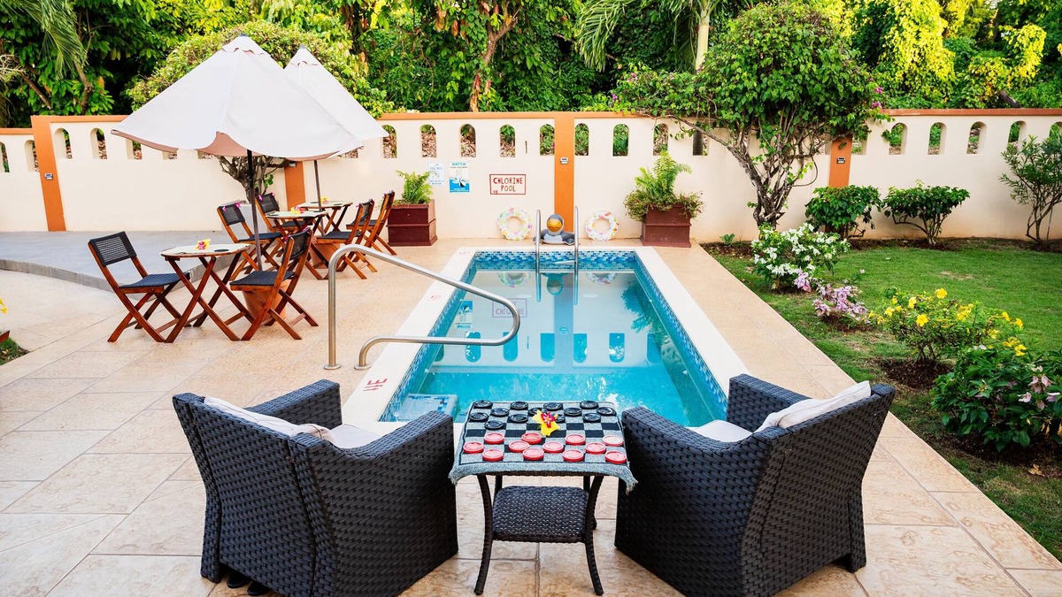 St. Andrew House | Valley Breeze Guest House