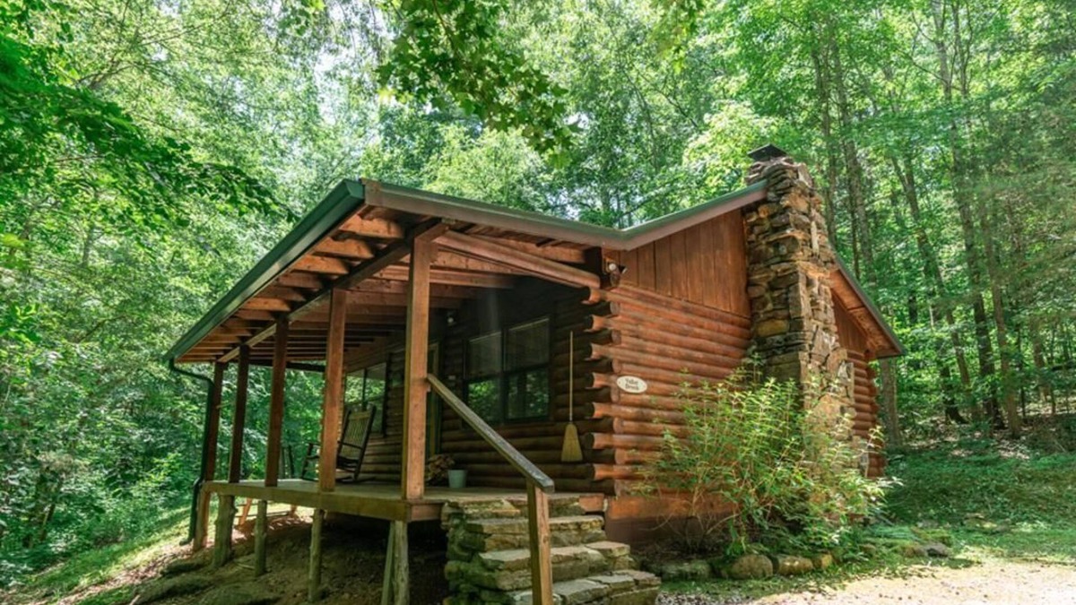 Ponca Condo | Valley Dream Cabin - A Romantic Couples Cabin w/Jacuzzi