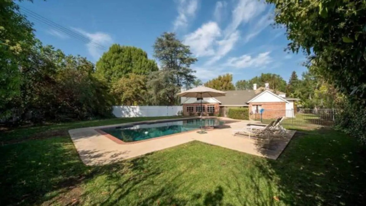 Tarzana House | Valley Gem!