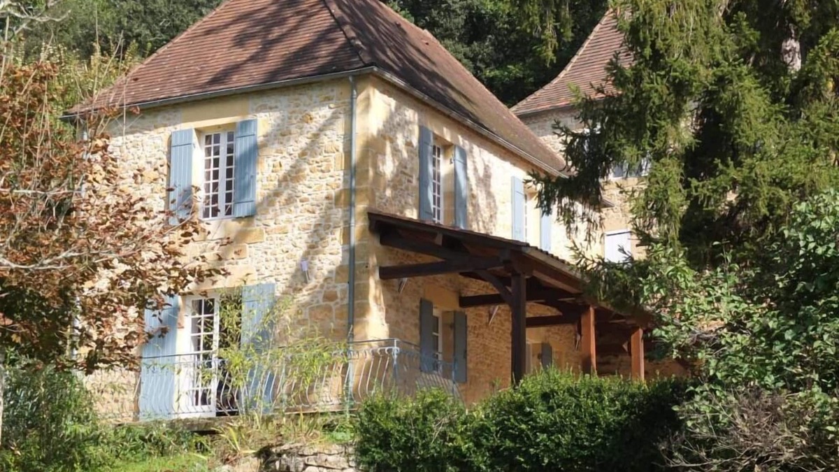 Montfort House | Valley of the Five Castles, Charming Residence from 1851, renovated like new.