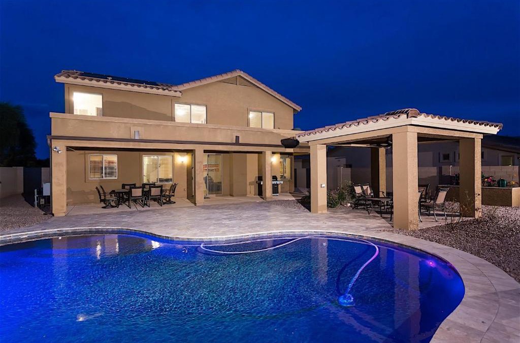 Mesa House | Valley of the Sun 5 BR by Casago