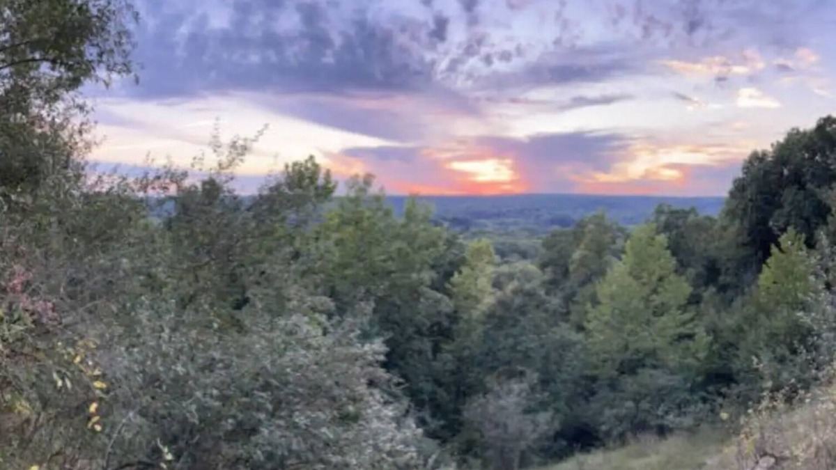 Cuyahoga Falls RV Rental | Valley Overlook - Peninsula, Ohio - Glamping Tent P8 - in the heart of CVNP