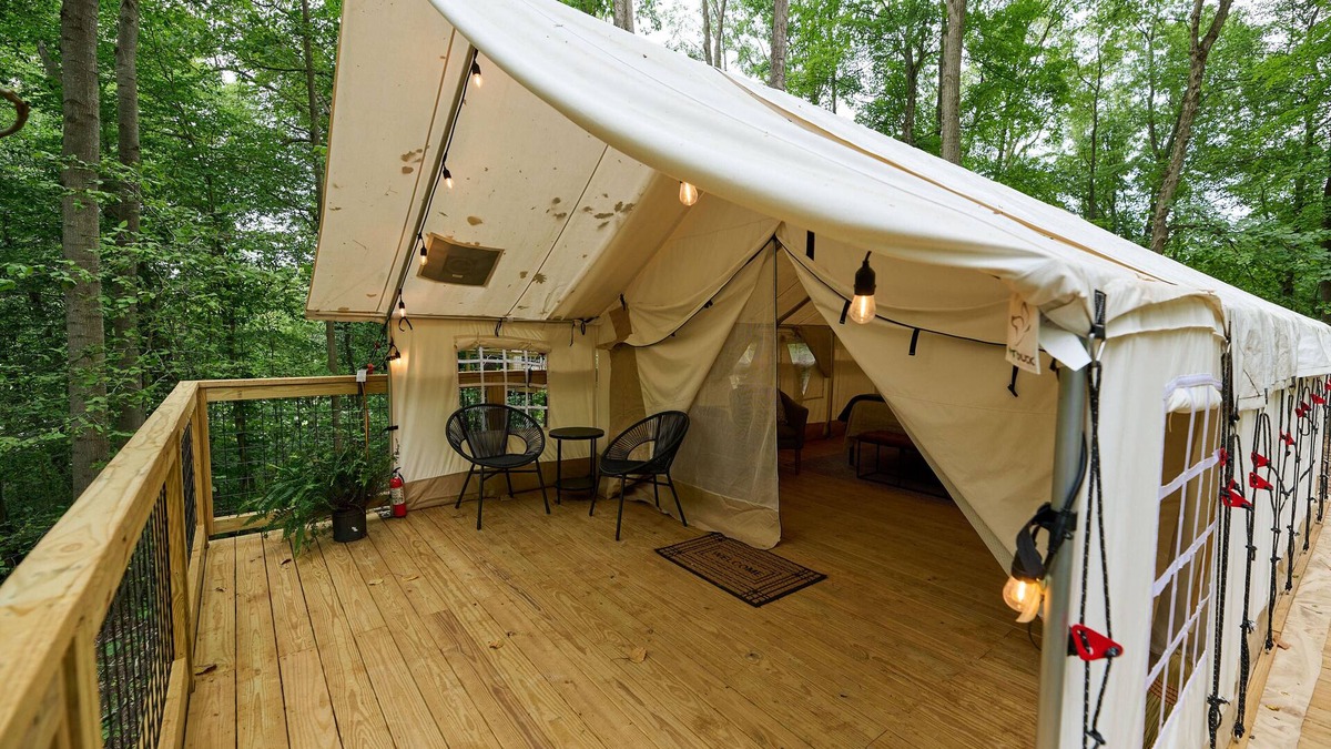 Cuyahoga Falls RV Rental | Valley Overlook, Peninsula, Ohio - Glamping Tent P7