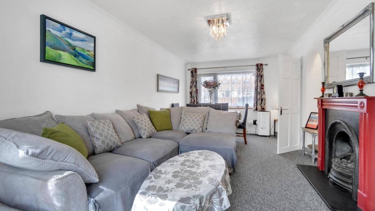 Southwick House | Valley Rise | By My Getaways | Free Parking
