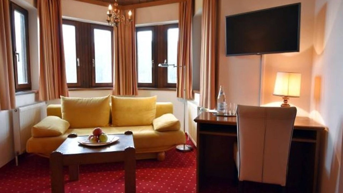 Krakauebene House | Valley view room with shower or bath, WC - Hotel-Restaurant Stigenwirth
