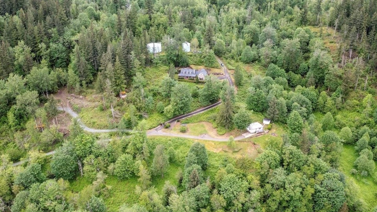 Gold Bar House | Valley View- best view, private acreage, ping pong