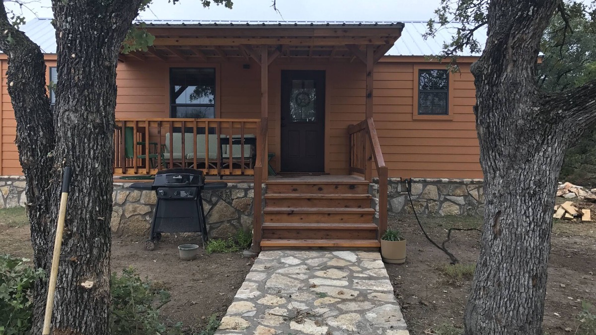 Rainbow Cabin | Valley View Cabin at Brazos House Retreat