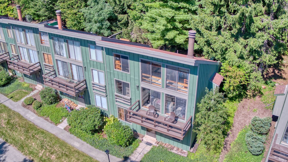Hidden Valley House | Valley View Townhouse