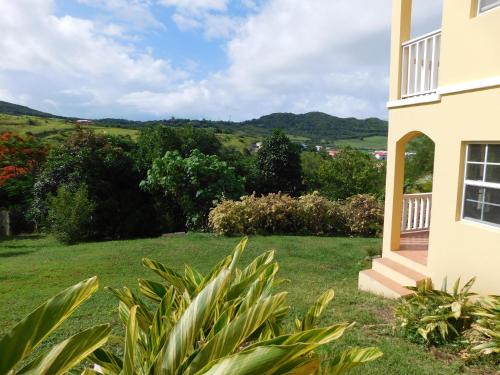 Ogees Apartment | Valley View Vista Retreat