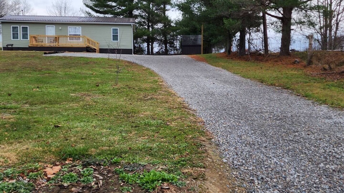 Wakefield House | VALLEY VISTA 3-bedroom 2-bath house in Lucasville