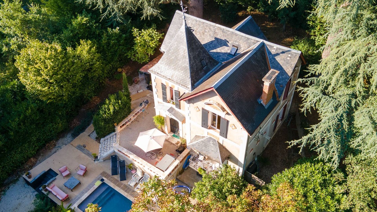 Sainte-Alvere Villa | Vallombreuse Chambre de Charme Avec Salle D'eau vue sur Parc Dans Villa 1920