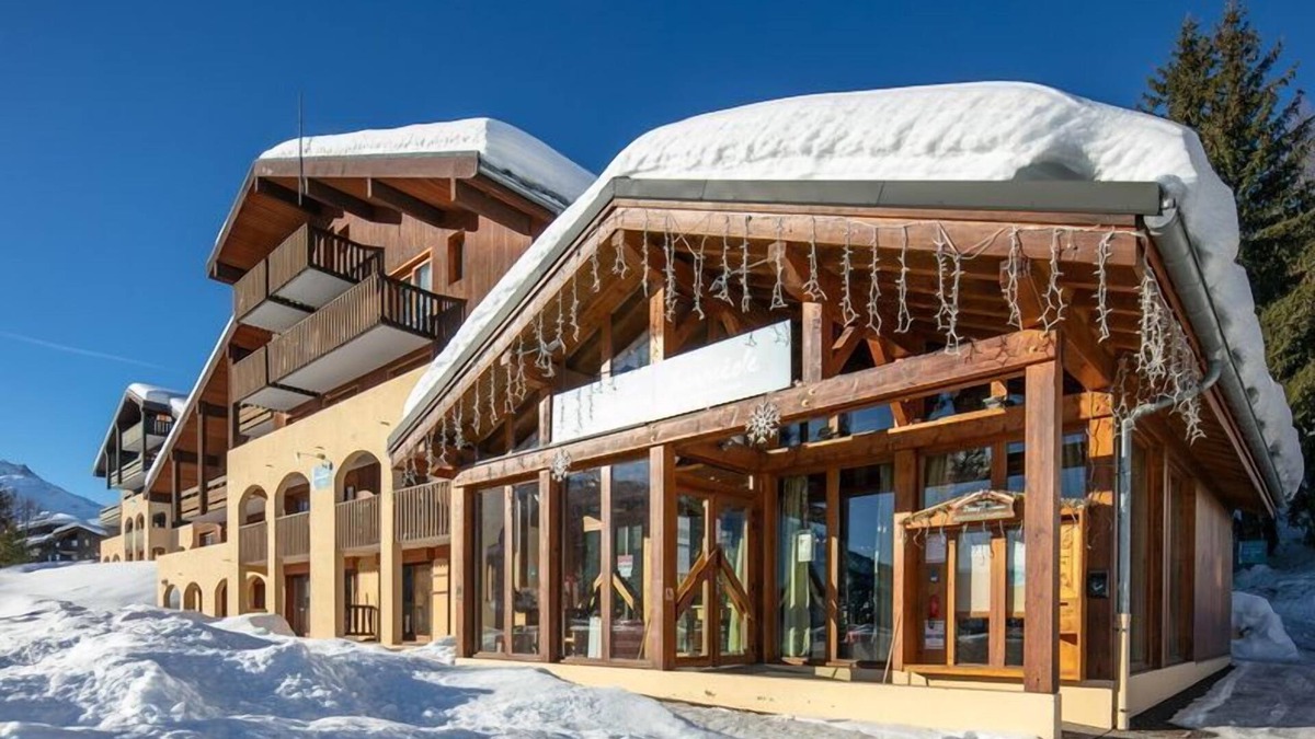 Doucy-Combelouviere Condo | Valmorel | 2BR for 10 + Ski-in, Ski-out!