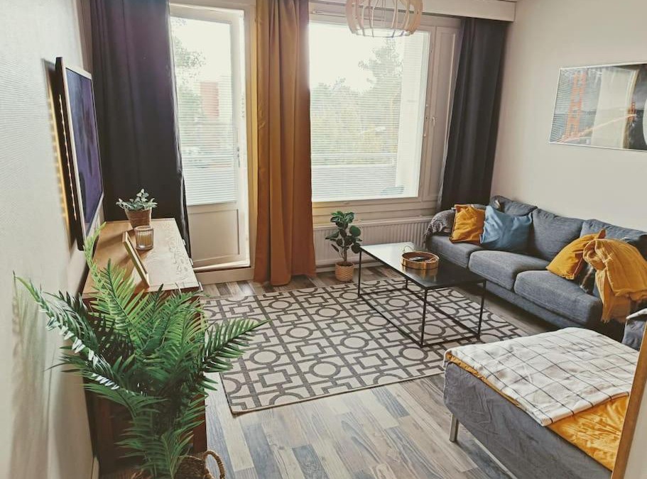 Raisio Apartment | Valoisa yksiö parvekkeella