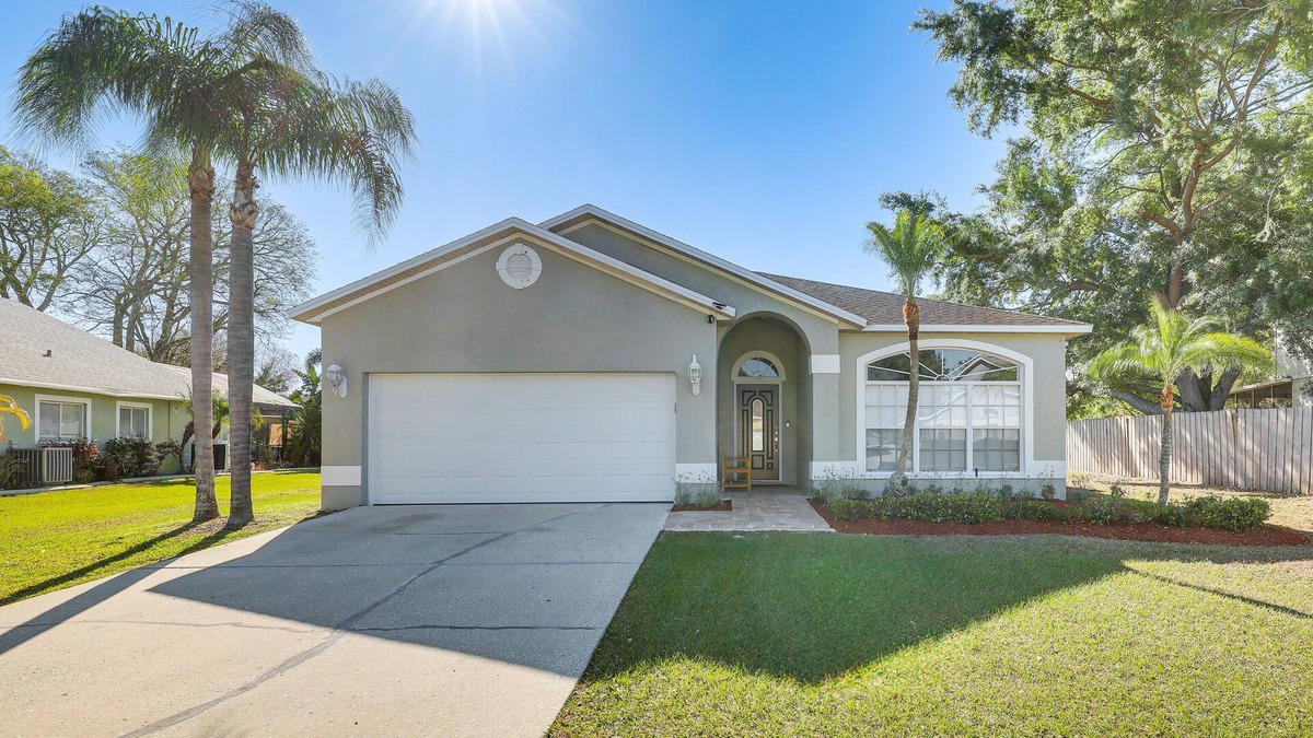 Valrico House | Valrico Home w/Yard ~ 14 Mi to Downtown Tampa