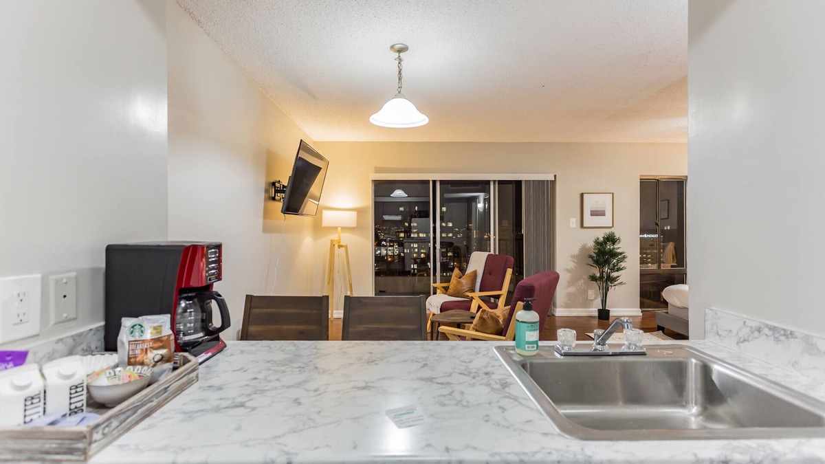 Downtown Memphis Apartment | Value downtown Memphis apartment w/gourmet kitchen