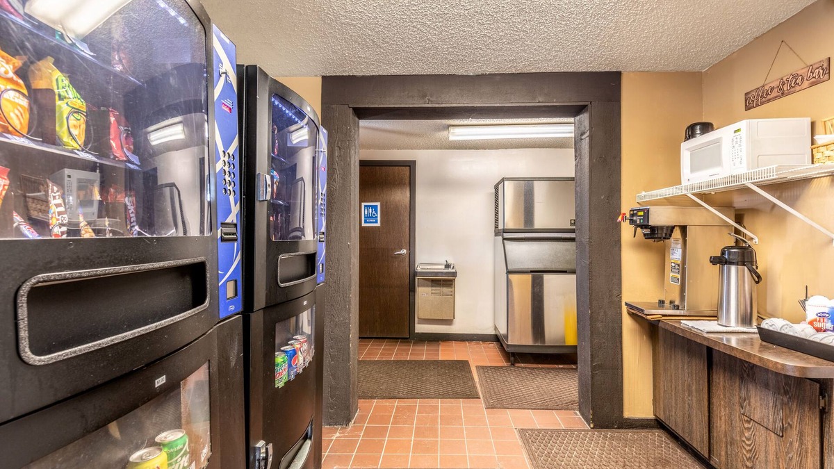 Kenosha Hotel | Value Inn Kenosha I-94 - Exit 344