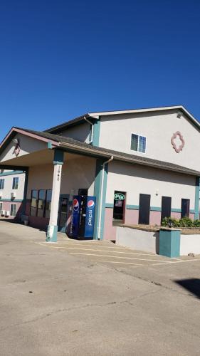 Salina Hotel | Value Inn & Suites Salina