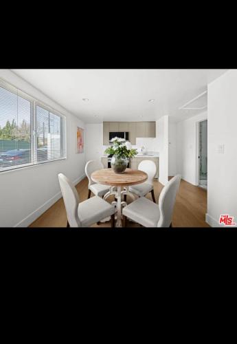Lake Balboa House | Van Nuys Charming JDU!